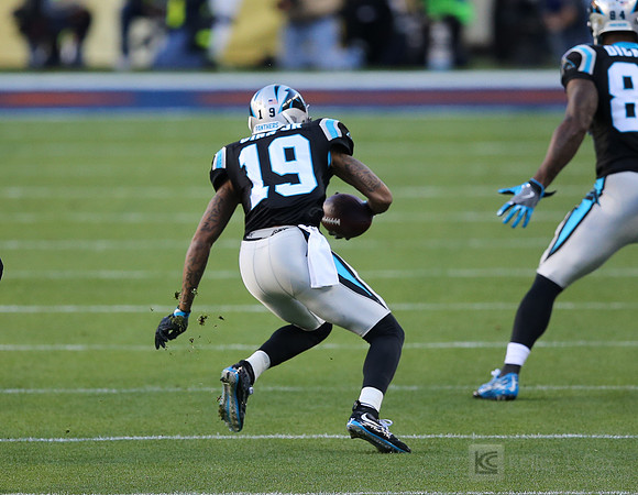 NFL: Super Bowl 50-Carolina Panthers vs Denver Broncos