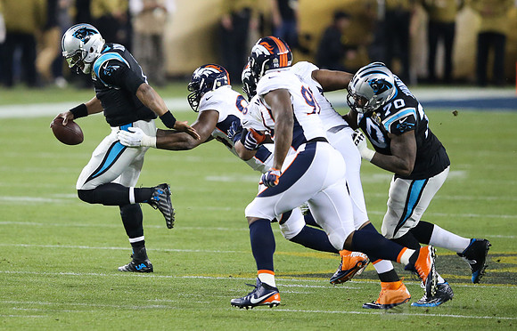 NFL: Super Bowl 50-Carolina Panthers vs Denver Broncos