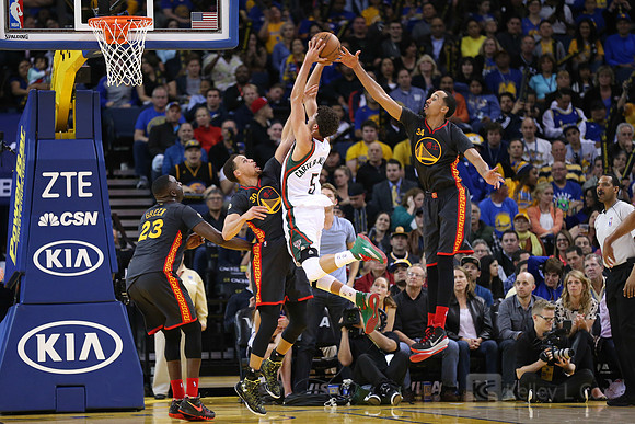 NBA: Milwaukee Bucks at Golden State Warriors