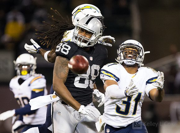 NFL: San Diego Chargers at Oakland Raiders
