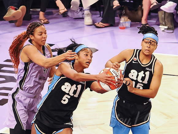 WNBA: Finals-Atlanta Dream at Golden State Valkyries