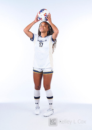 Anysa Gray (17)