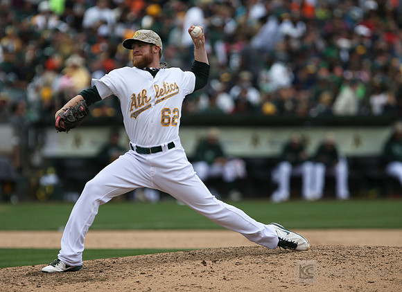 MLB: San Francisco Giants at Oakland Athletics