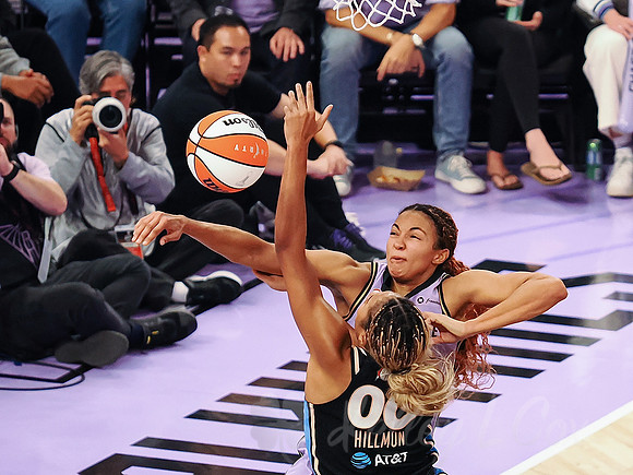 WNBA: Finals-Atlanta Dream at Golden State Valkyries