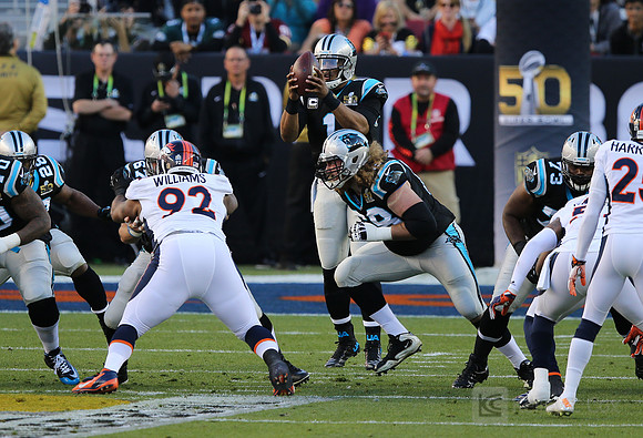 NFL: Super Bowl 50-Carolina Panthers vs Denver Broncos