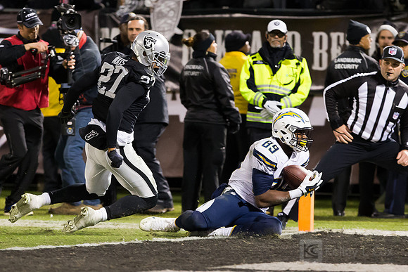 NFL: San Diego Chargers at Oakland Raiders
