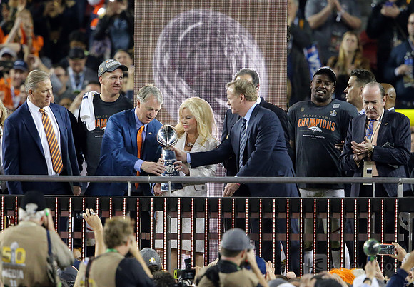 NFL: Super Bowl 50-Carolina Panthers vs Denver Broncos