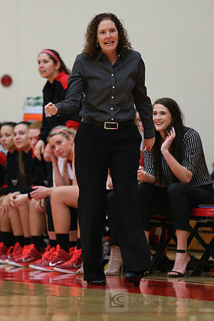 Cal State East Bay Pioneers head coach Suzy Barcomb