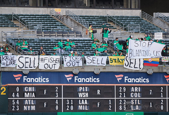 MLB: Cincinnati Reds at Oakland Athletics