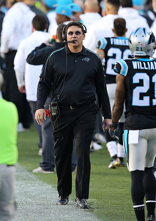 NFL: Super Bowl 50-Carolina Panthers vs Denver Broncos
