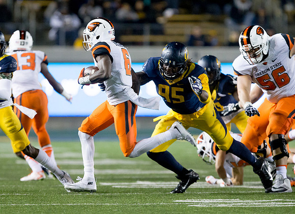 NCAA Football: Oregon State at California