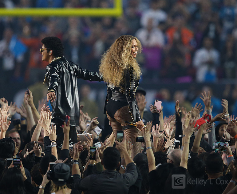NFL: Super Bowl 50-Carolina Panthers vs Denver Broncos