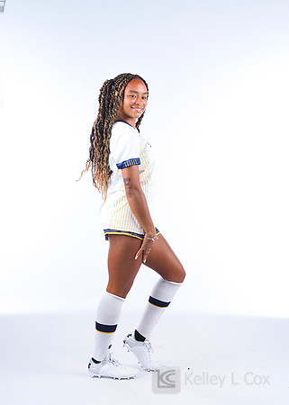 Anysa Gray (17)