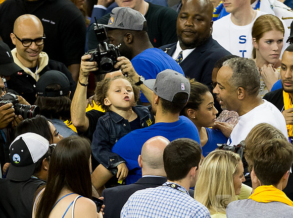 NBA: Playoffs-Oklahoma City Thunder at Golden State Warriors