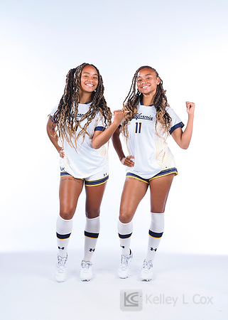 Anysa Gray (17), Amaya Gray (11)