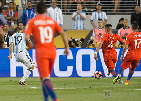 Soccer: 2016 Copa America Centenario-Argentina at Chile