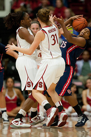 NCAA WOMEN'S BASKETBALL 2011 - Jan 6 - Arizona at Stanford