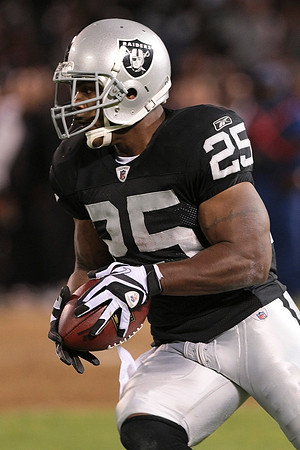 NFL: Preseason-Arizona Cardinals at Oakland Raiders