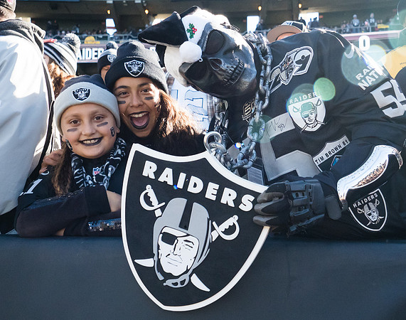 NFL: Indianapolis Colts at Oakland Raiders