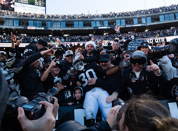 NFL: Indianapolis Colts at Oakland Raiders