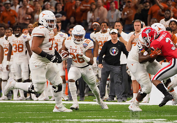 Texas Longhorns running back Keaontay Ingram (26)