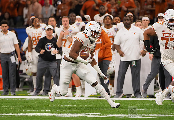 Texas Longhorns running back Keaontay Ingram (26)