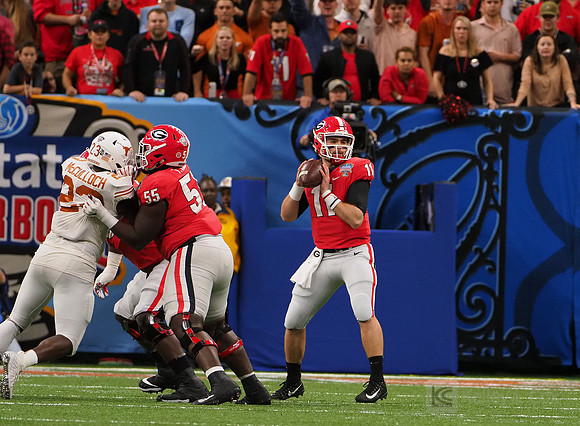 Georgia Bulldogs quarterback Jake Fromm (11)