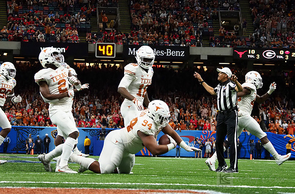 Texas Longhorns defensive lineman Gerald Wilbon (94)