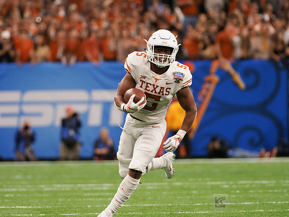 Texas Longhorns running back Tre Watson (5)