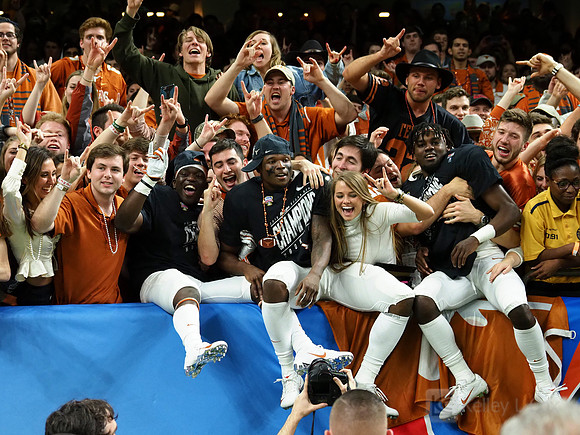 Texas Longhorns fans