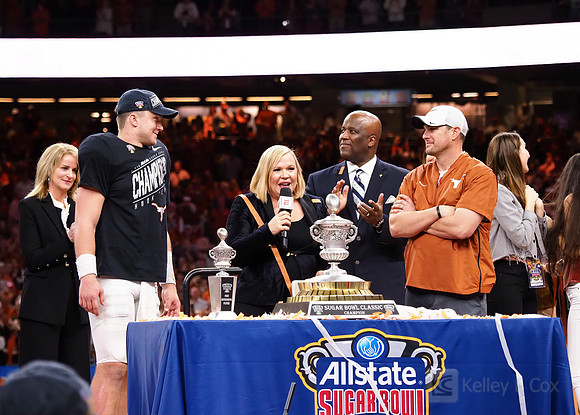 Texas Longhorns quarterback Sam Ehlinger (11), Holly Rowe