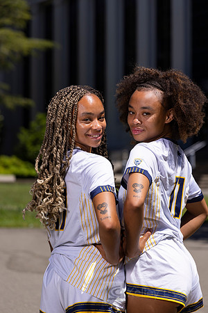 Anysa Gray, Amaya Gray