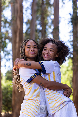 Anysa Gray, Amaya Gray