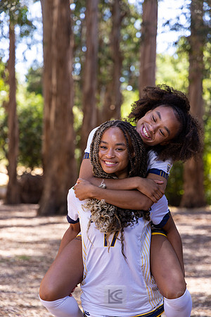 Anysa Gray, Amaya Gray