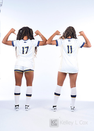 Anysa Gray (17), Amaya Gray (11)