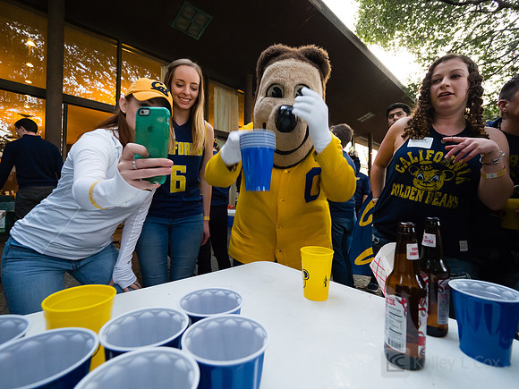 CAA: Hoops Party - Young Alumni