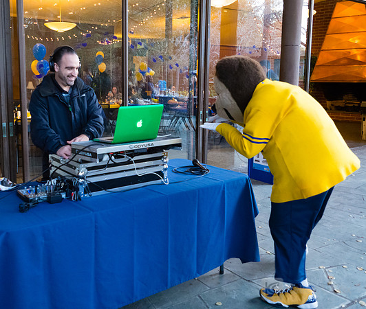 CAA: Hoops Party - Young Alumni