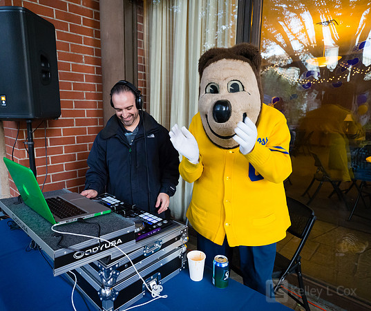 CAA: Hoops Party - Young Alumni