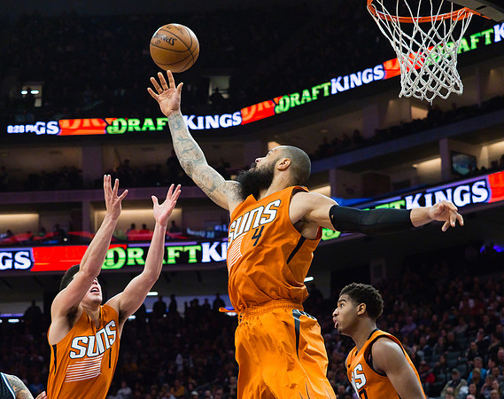 NBA: Phoenix Suns at Sacramento Kings