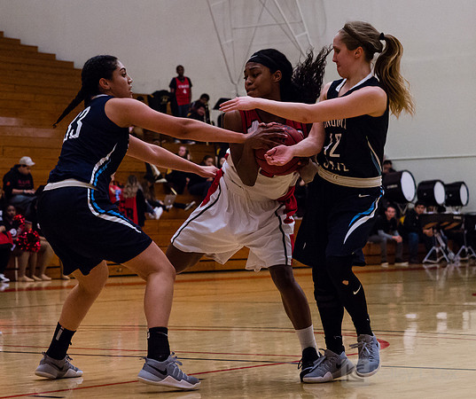 CSUEB WBB