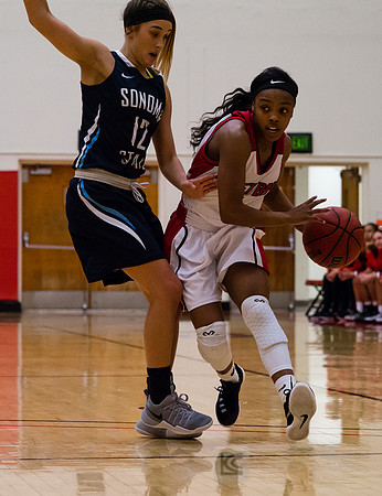 CSUEB WBB
