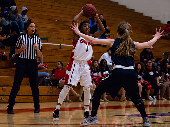 CSUEB WBB