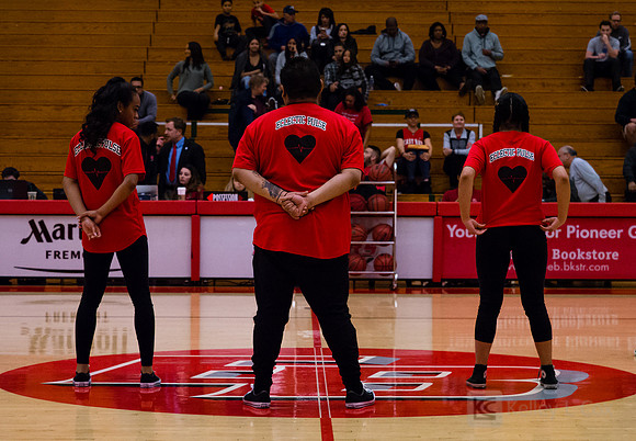 CSUEB WBB