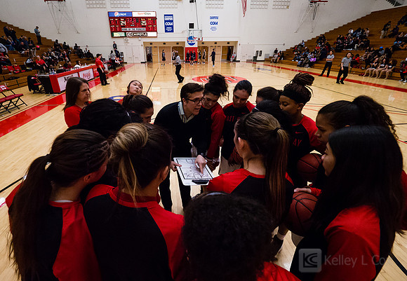 CSUEB WBB