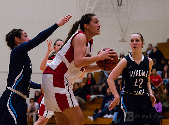CSUEB WBB