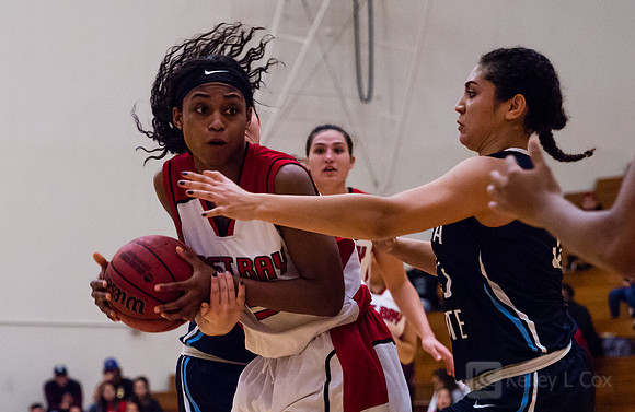 CSUEB WBB