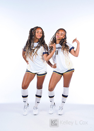 Anysa Gray (17), Amaya Gray (11)