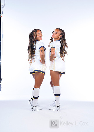 Anysa Gray (17), Amaya Gray (11)