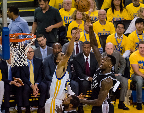 NBA: Playoffs-San Antonio Spurs at Golden State Warriors