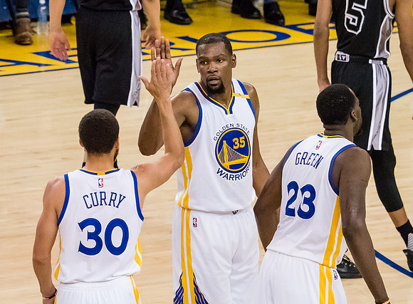 NBA: Playoffs-San Antonio Spurs at Golden State Warriors